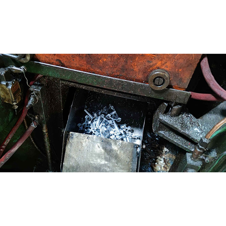 Apakah perbezaan antara pemutus zink dan pemutus aluminium?